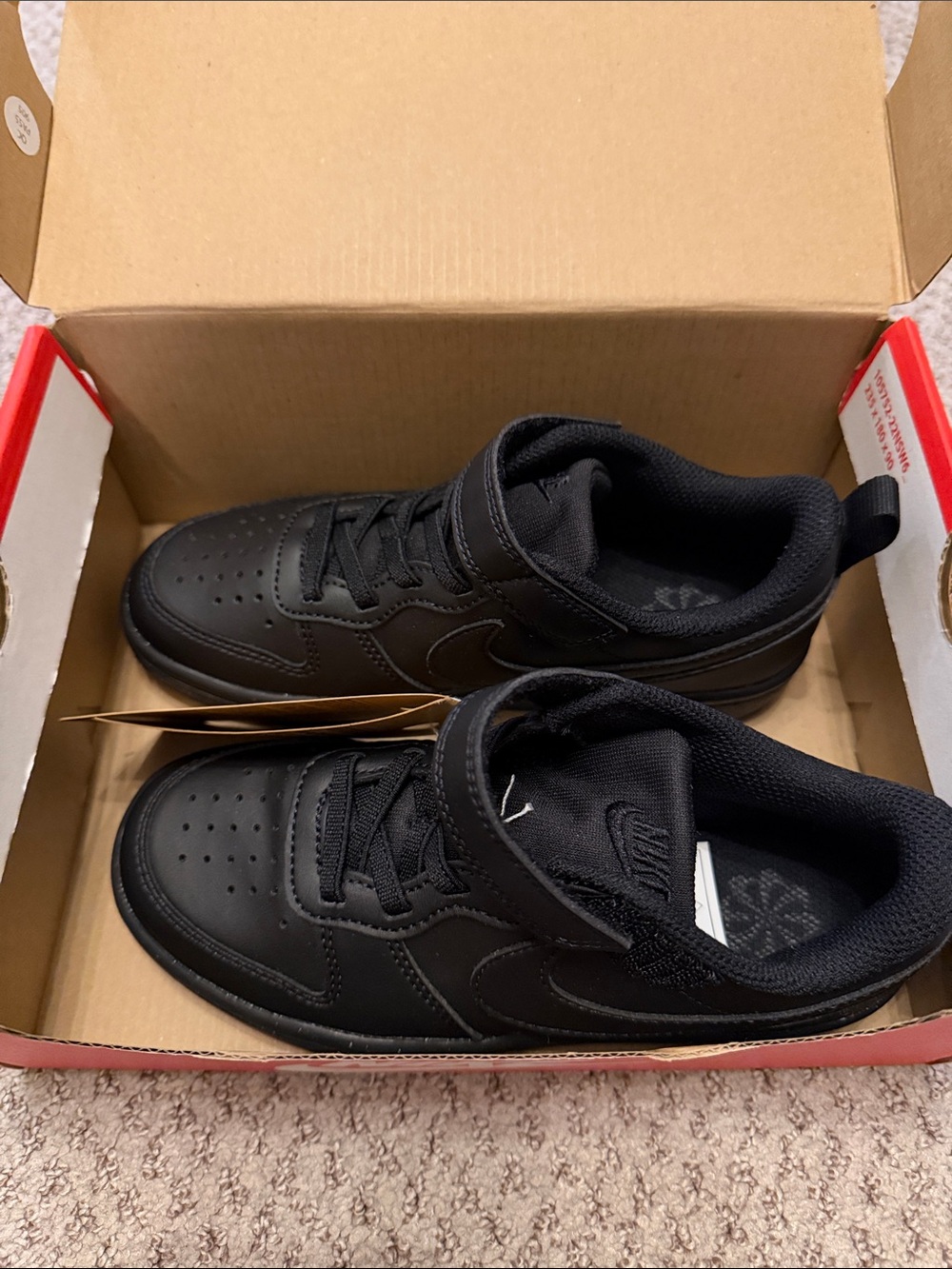 Nike Black Low-Top Men's Sneakers with Strap